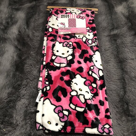 Hello Kitty Leopard Cheetah Print Throw Blanket 50in x 70in (127cm x 178cm)